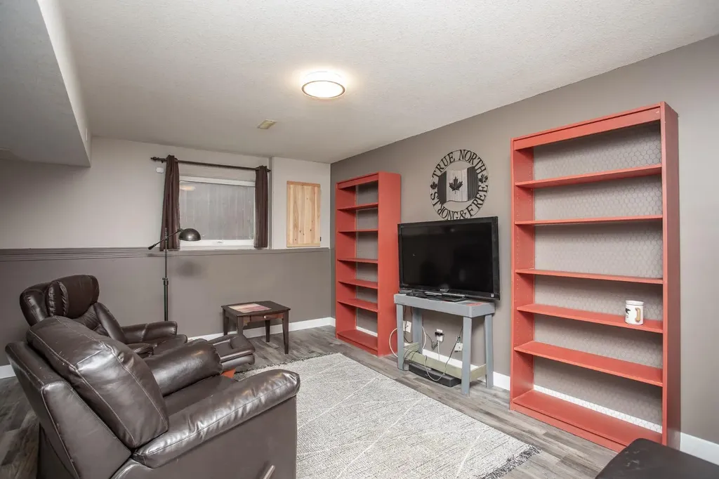 21 Royal Crescent Lacombe AB T4L2H7