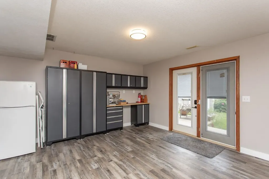 21 Royal Crescent Lacombe AB T4L2H7