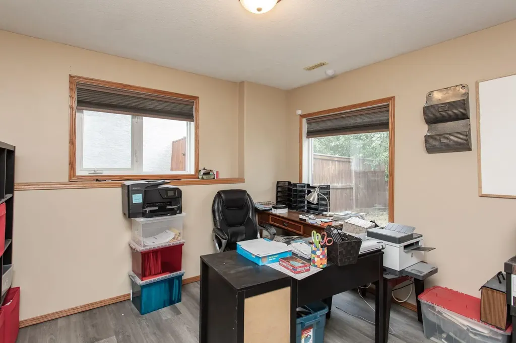 21 Royal Crescent Lacombe AB T4L2H7