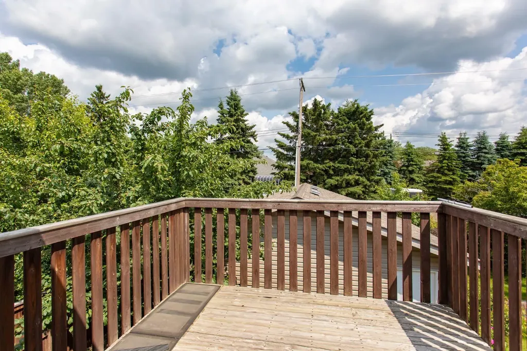 21 Royal Crescent Lacombe AB T4L2H7
