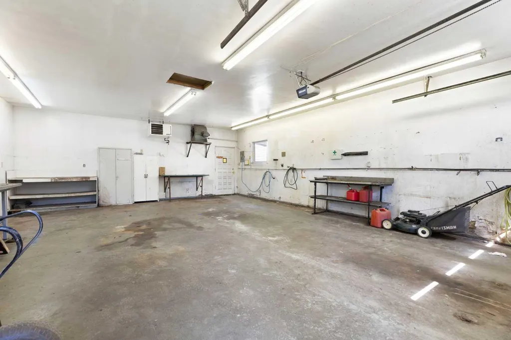 3819 1 Street NE Calgary AB T2E3E1