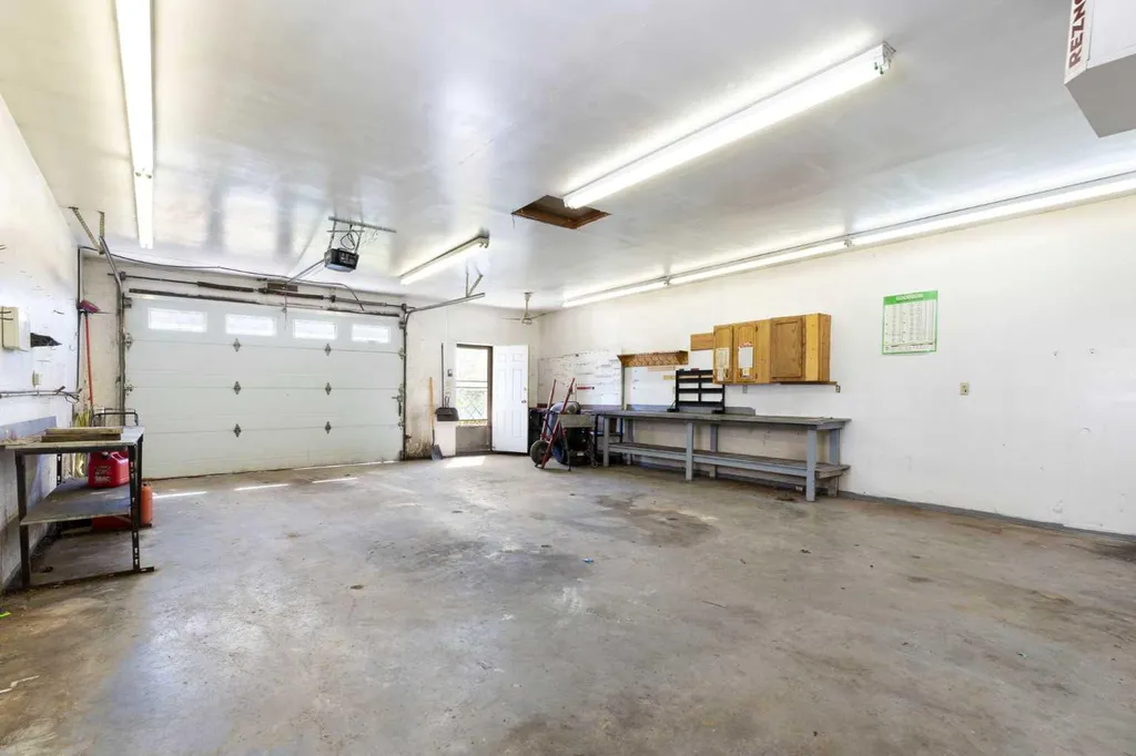 3819 1 Street NE Calgary AB T2E3E1