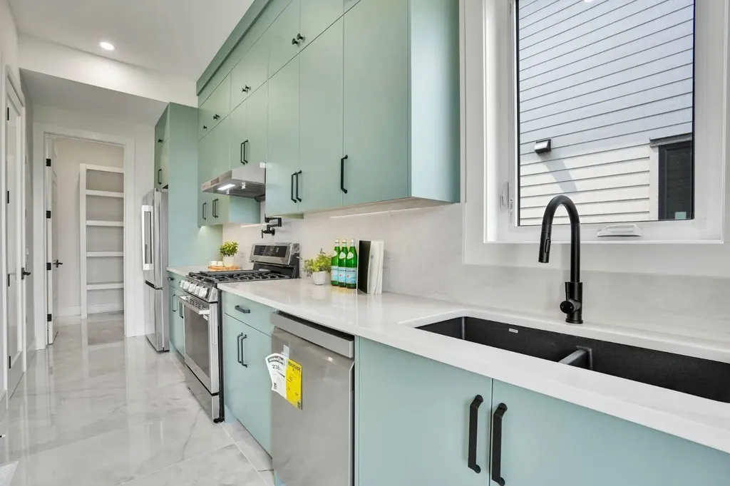 952 South Shore Terrace Chestermere AB T1X 3G2