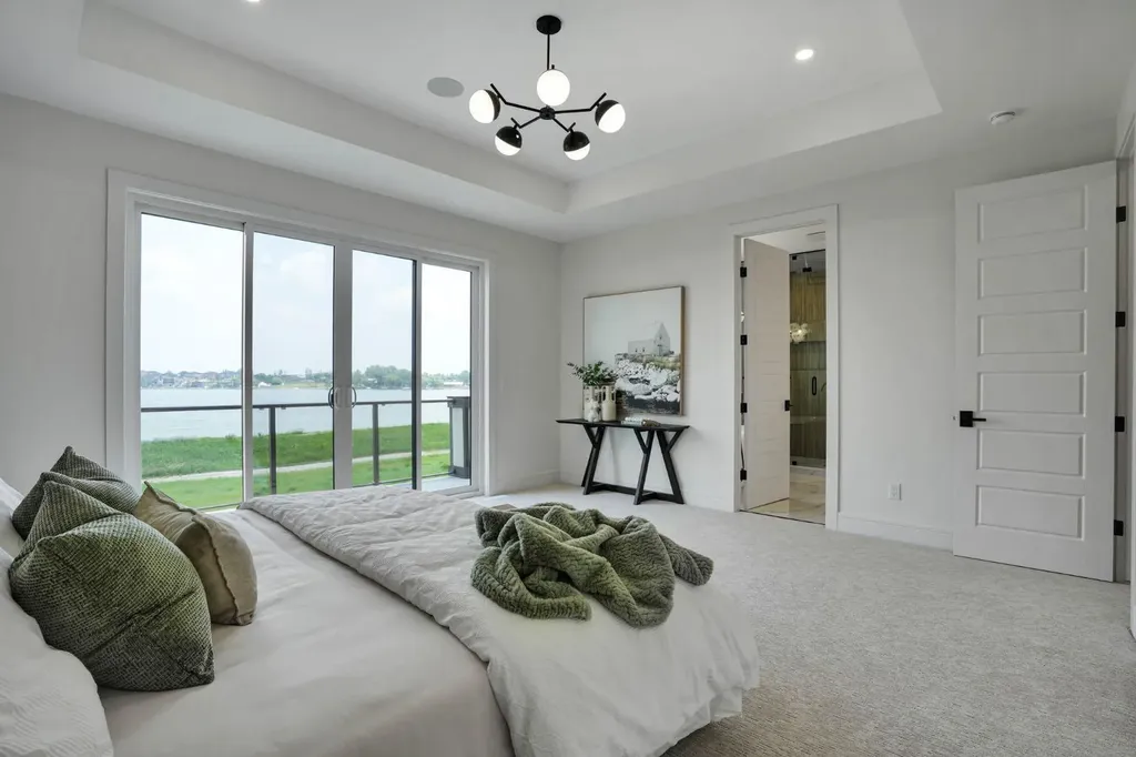 952 South Shore Terrace Chestermere AB T1X 3G2