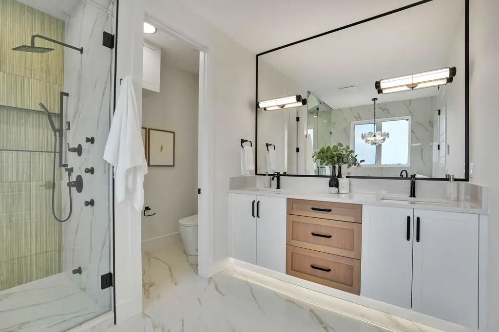 952 South Shore Terrace Chestermere AB T1X 3G2