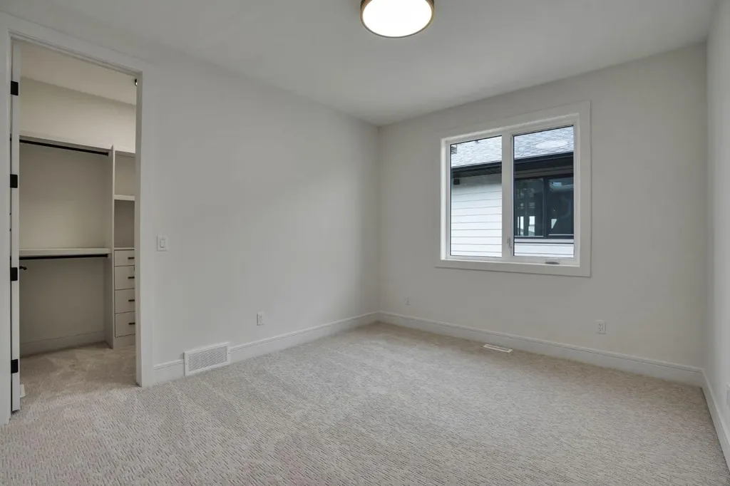 952 South Shore Terrace Chestermere AB T1X 3G2