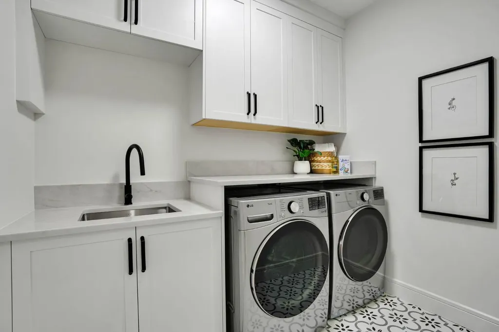 952 South Shore Terrace Chestermere AB T1X 3G2