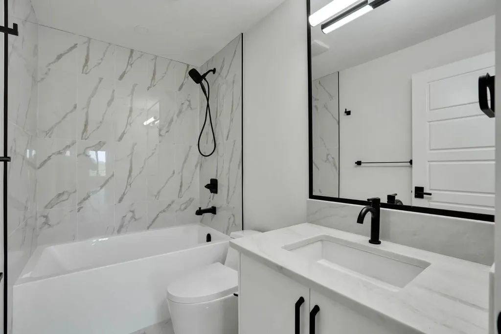 952 South Shore Terrace Chestermere AB T1X 3G2