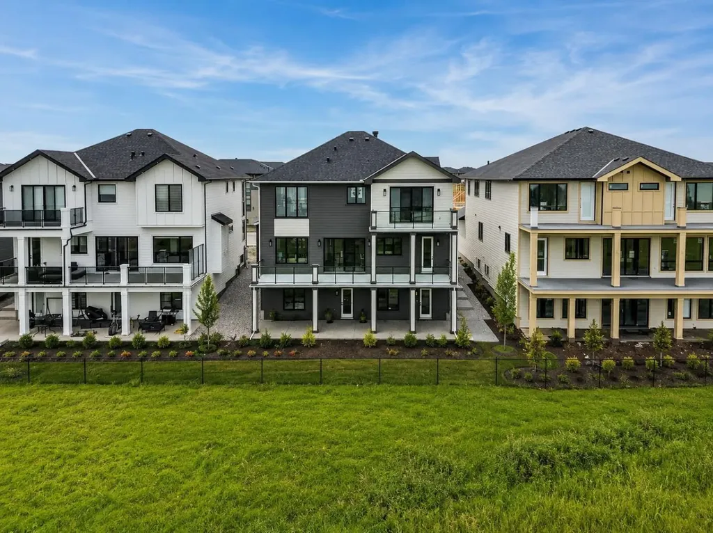 952 South Shore Terrace Chestermere AB T1X 3G2