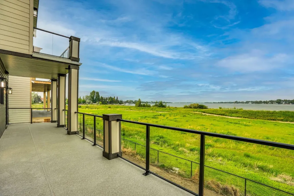 952 South Shore Terrace Chestermere AB T1X 3G2