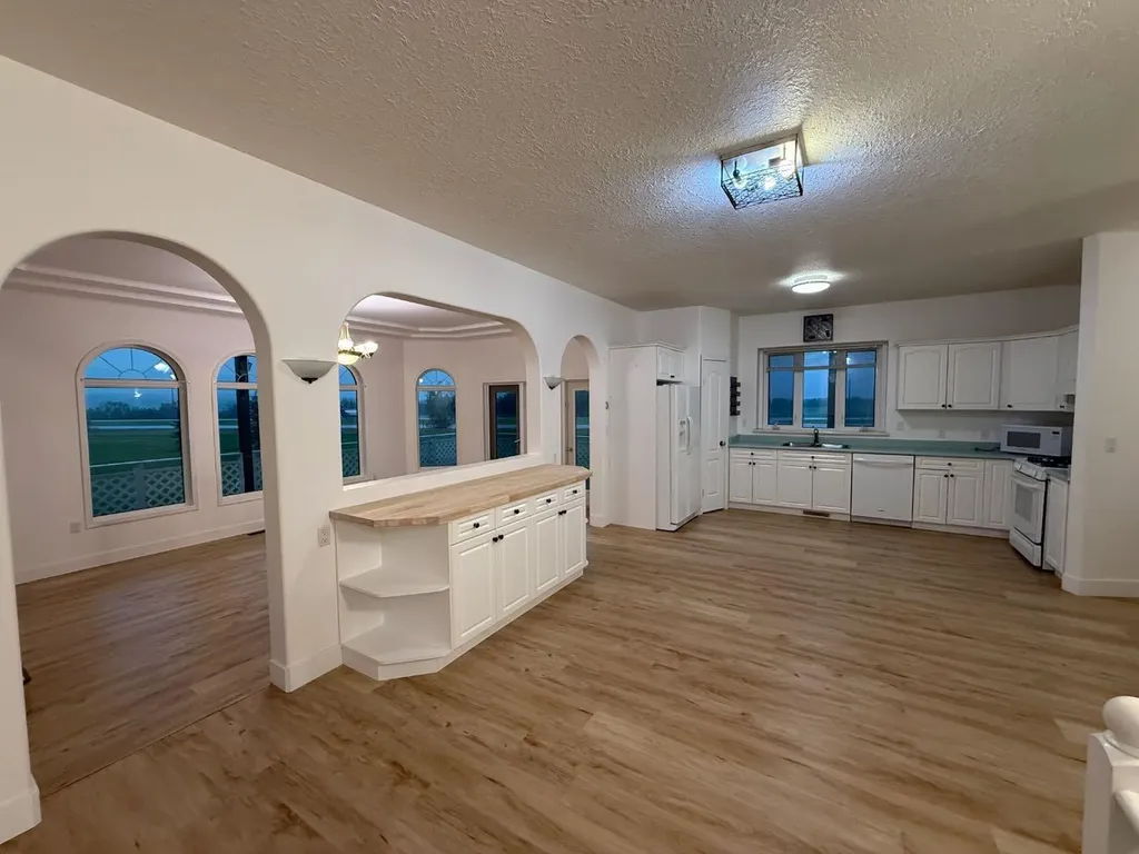 25336 Highway 43 Highway E Ridgevalley AB T0H0Y0