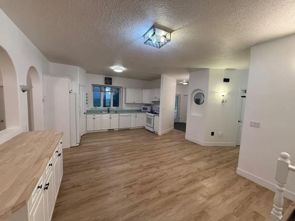 25336 Highway 43 Highway E Ridgevalley AB T0H0Y0