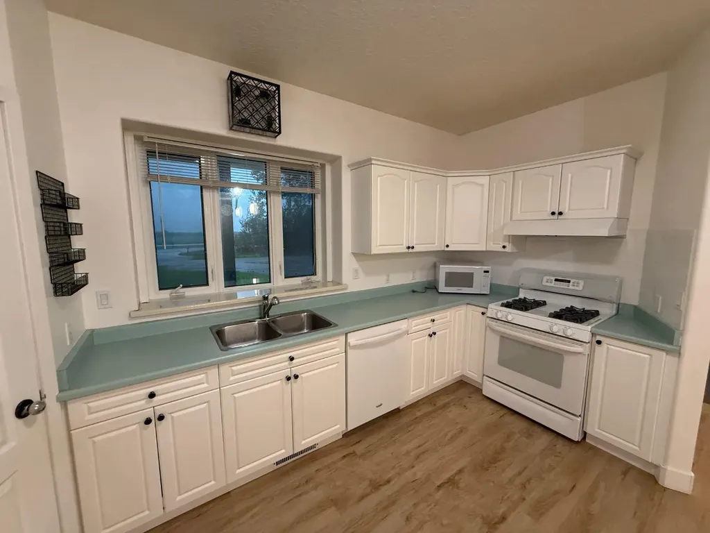 25336 Highway 43 Highway E Ridgevalley AB T0H0Y0