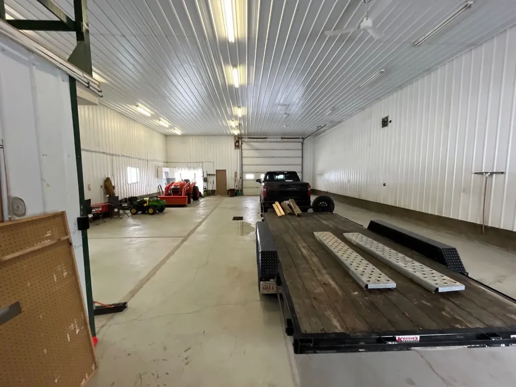 25336 Highway 43 Highway E Ridgevalley AB T0H0Y0