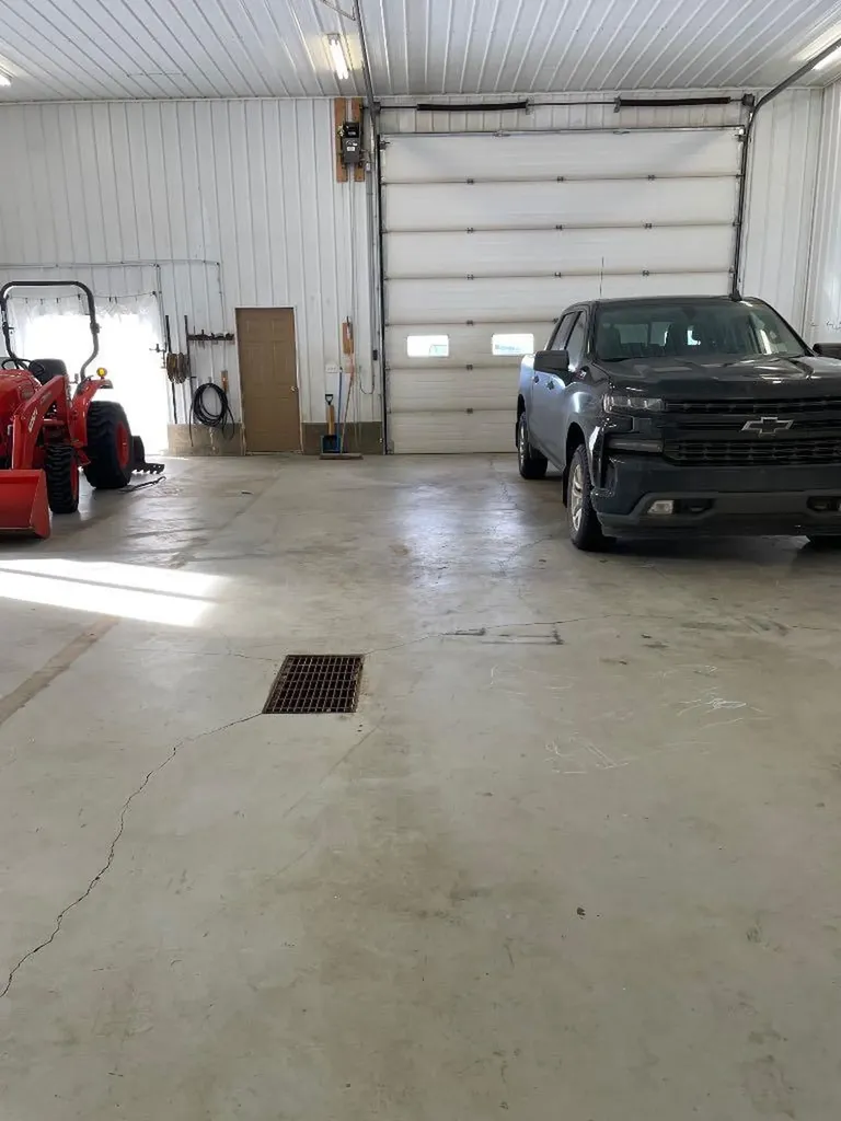 25336 Highway 43 Highway E Ridgevalley AB T0H0Y0