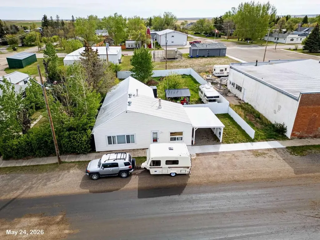 509 Pacific Avenue Carmangay AB T0L 0N0