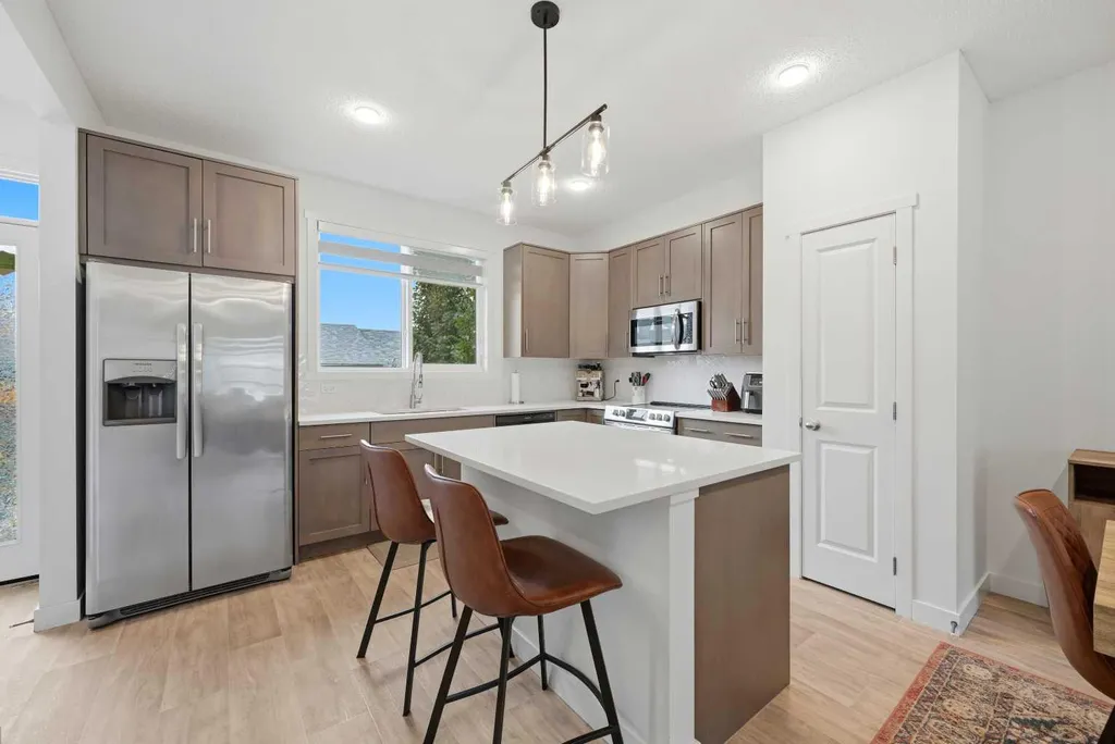 21 Carringvue Link NW Calgary AB T3P 1K7