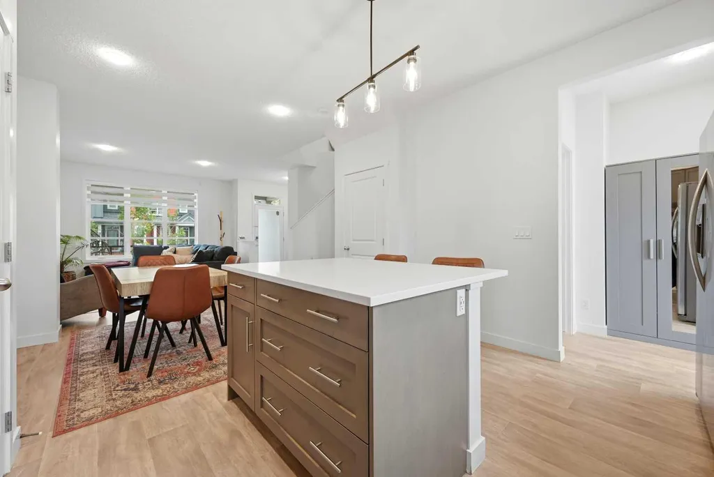 21 Carringvue Link NW Calgary AB T3P 1K7