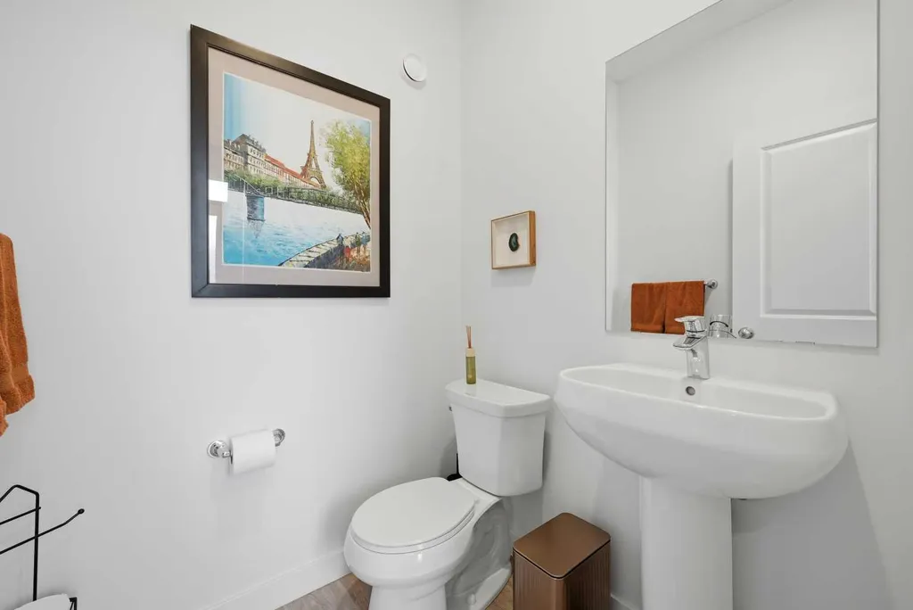 21 Carringvue Link NW Calgary AB T3P 1K7