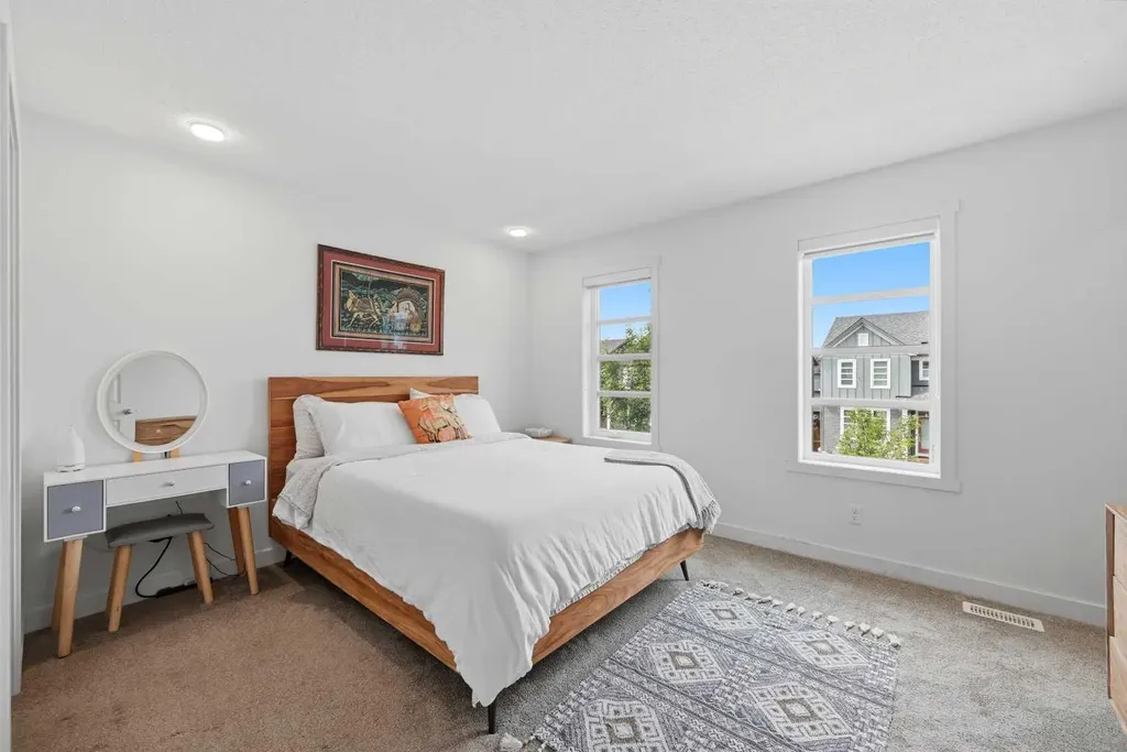 21 Carringvue Link NW Calgary AB T3P 1K7