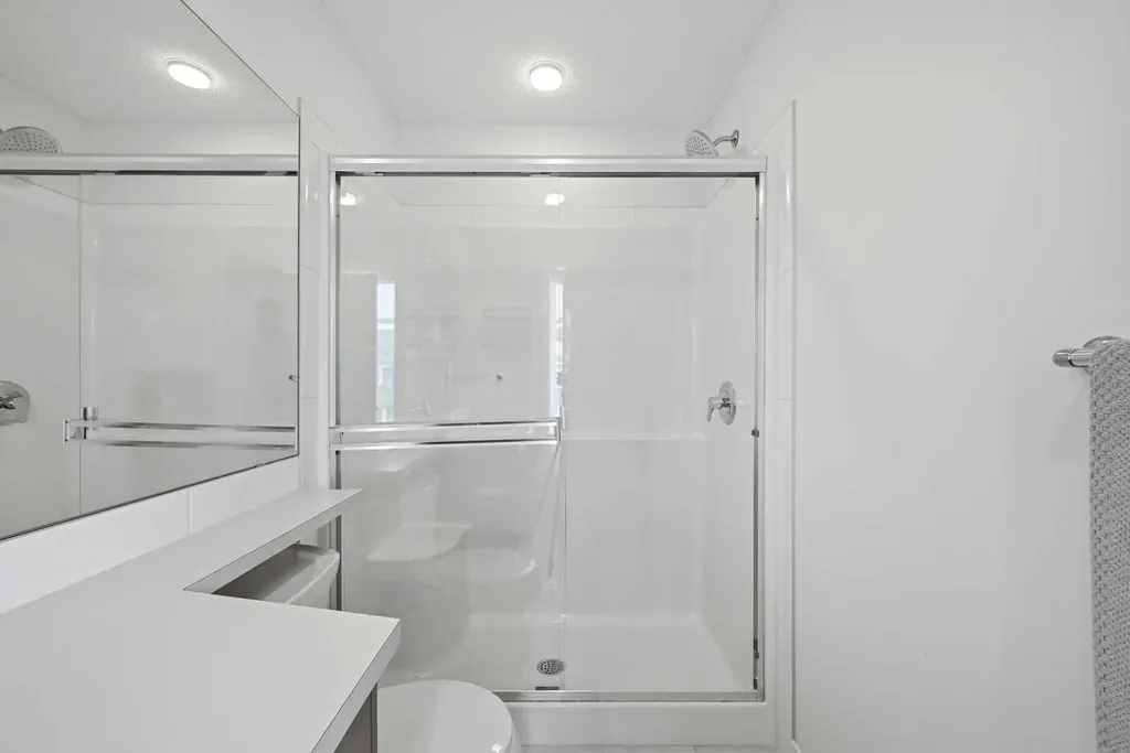 21 Carringvue Link NW Calgary AB T3P 1K7
