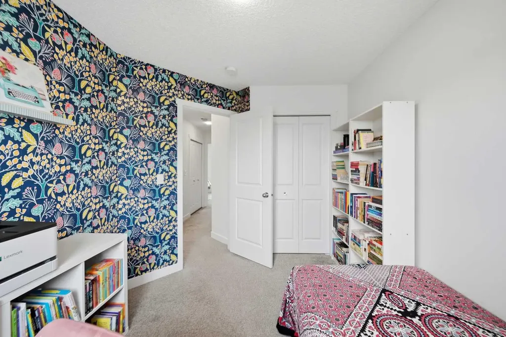 21 Carringvue Link NW Calgary AB T3P 1K7