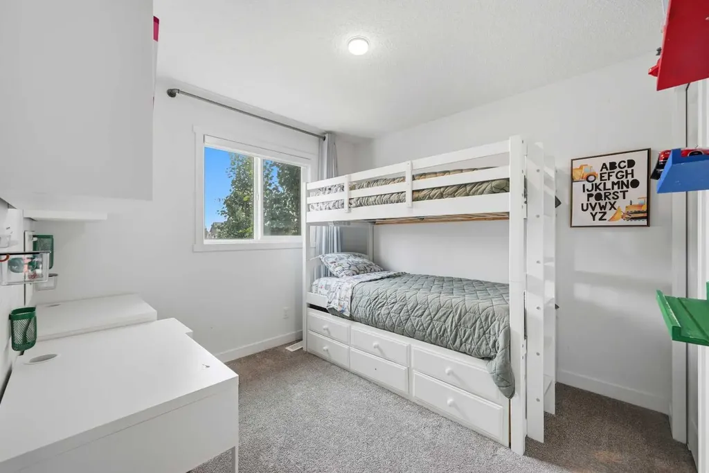 21 Carringvue Link NW Calgary AB T3P 1K7