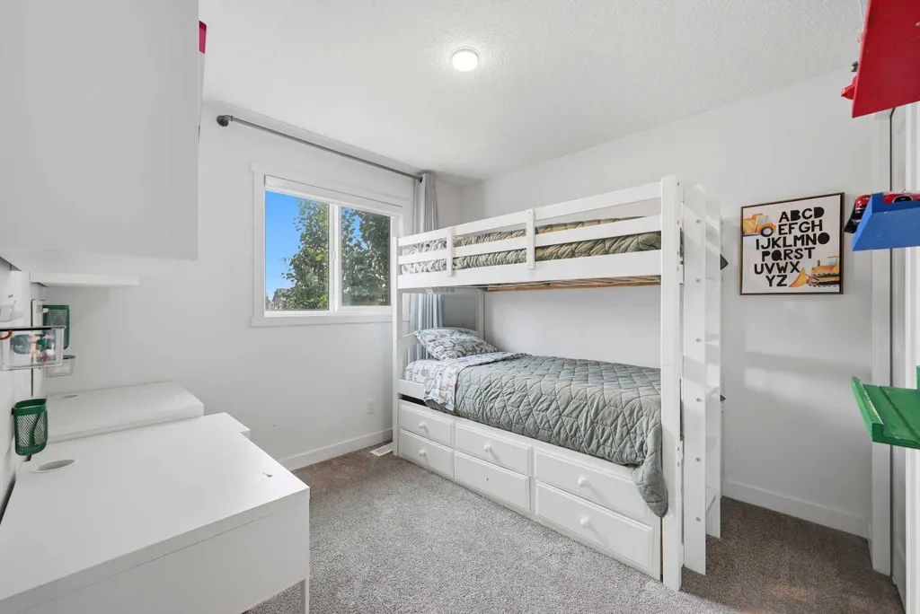 21 Carringvue Link NW Calgary AB T3P 1K7