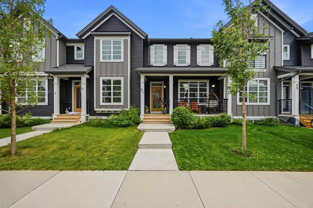 21 Carringvue Link NW Calgary AB T3P 1K7