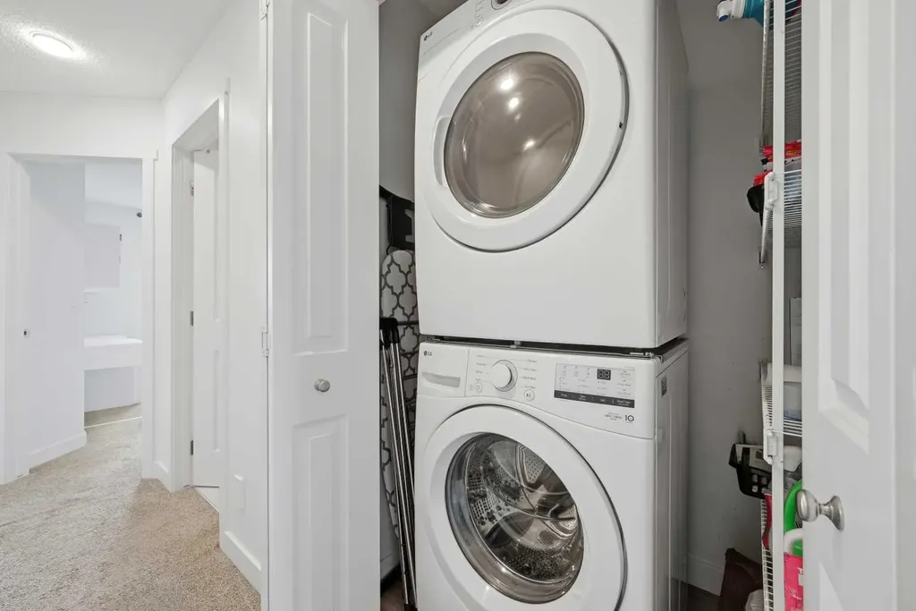 21 Carringvue Link NW Calgary AB T3P 1K7