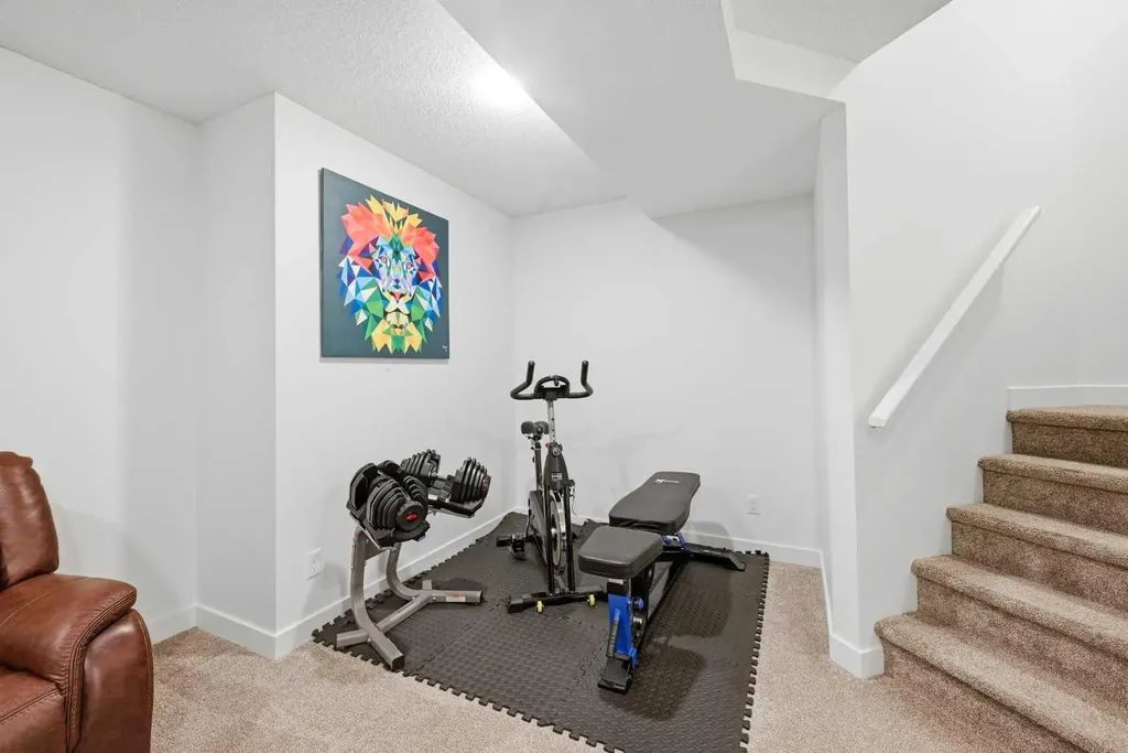 21 Carringvue Link NW Calgary AB T3P 1K7