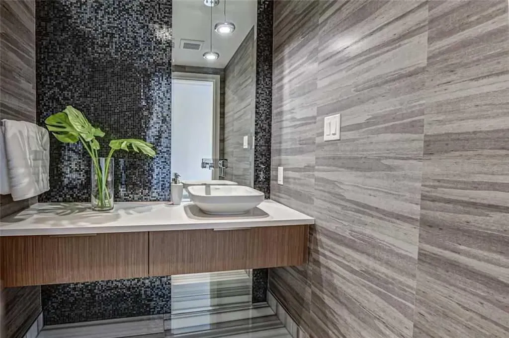 128 Waterfront Court SW Calgary AB T2P 1K9