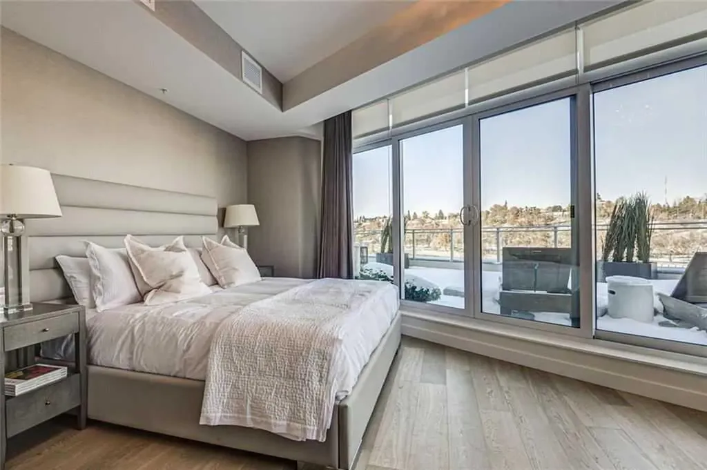 128 Waterfront Court SW Calgary AB T2P 1K9