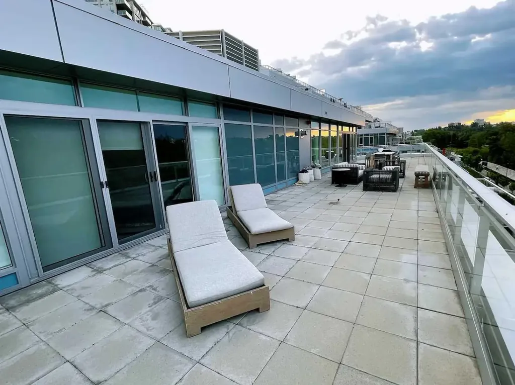 128 Waterfront Court SW Calgary AB T2P 1K9