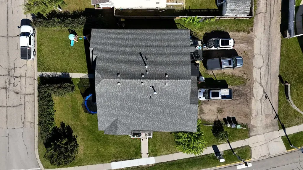 12 Avenue Edson AB T7E 1X2