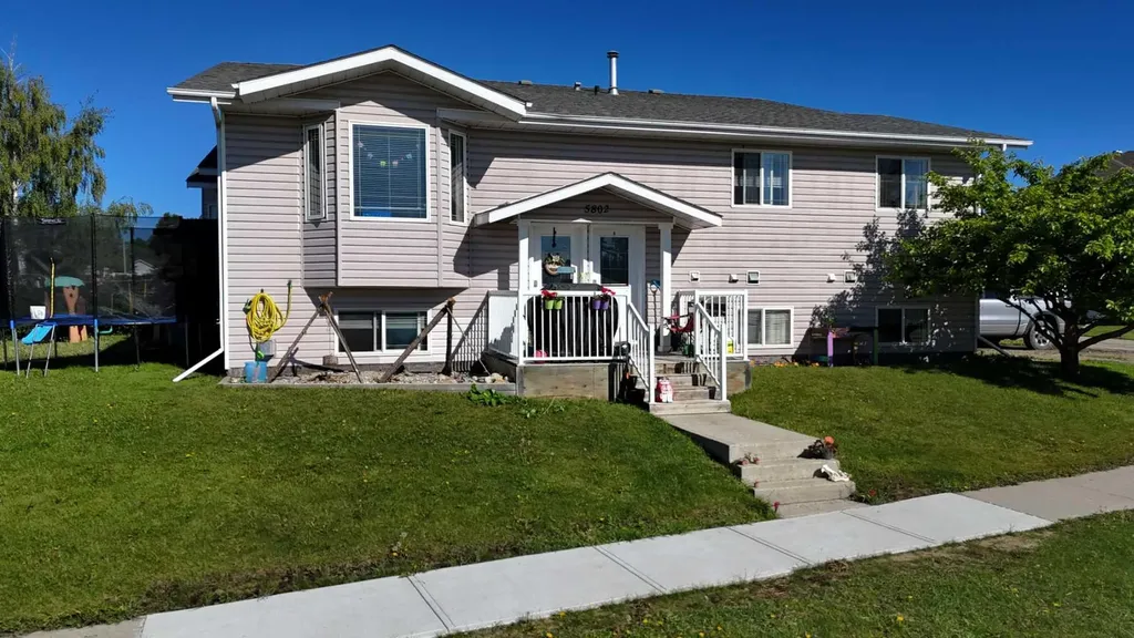 12 Avenue Edson AB T7E 1X2