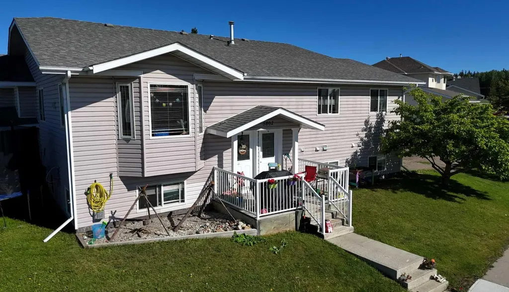 12 Avenue Edson AB T7E 1X2