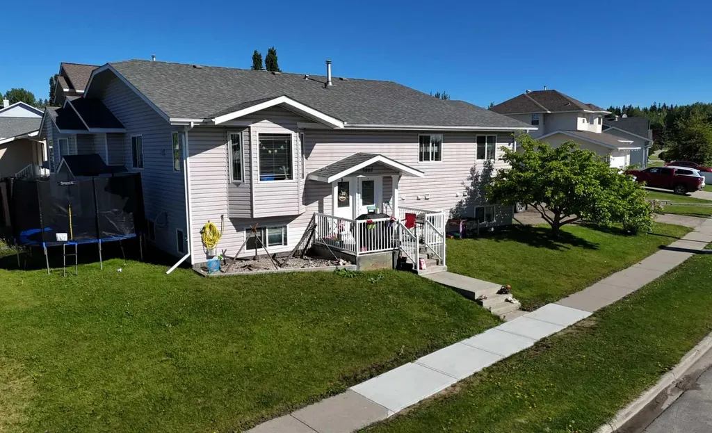 12 Avenue Edson AB T7E 1X2