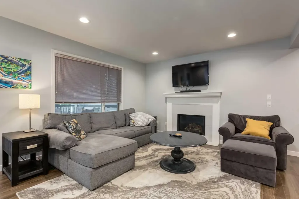 128 Riverwood Close SE Calgary AB T2C 3Z6