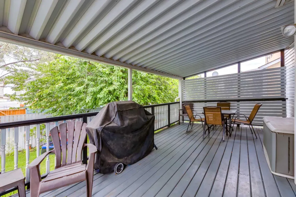 128 Riverwood Close SE Calgary AB T2C 3Z6