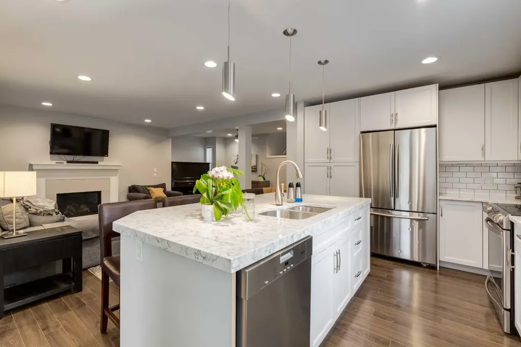 128 Riverwood Close SE Calgary AB T2C 3Z6