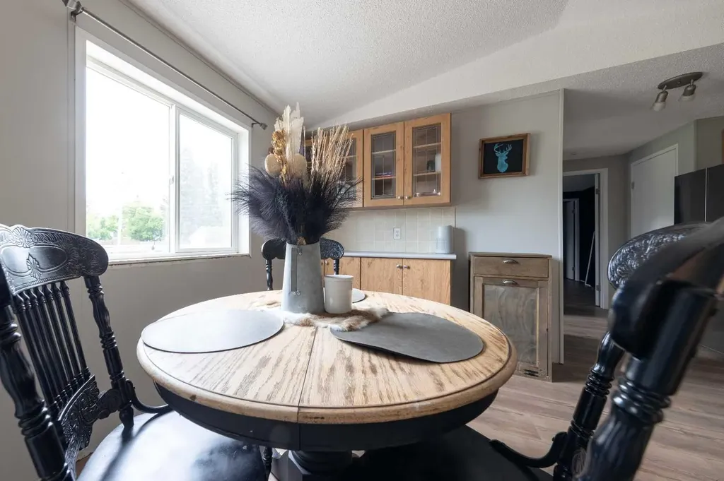 210 1 Street E Lashburn SK S0M1H0