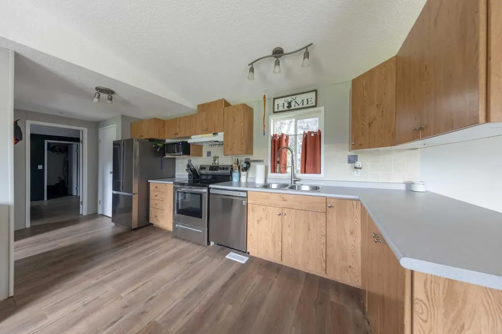 210 1 Street E Lashburn SK S0M1H0