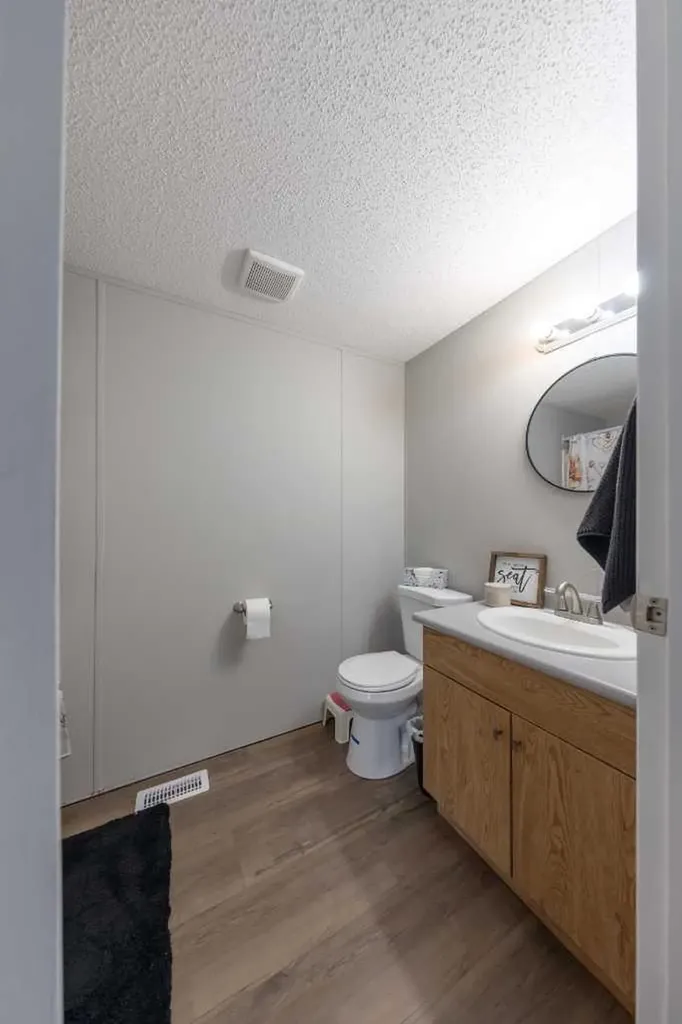 210 1 Street E Lashburn SK S0M1H0