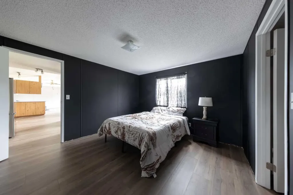 210 1 Street E Lashburn SK S0M1H0