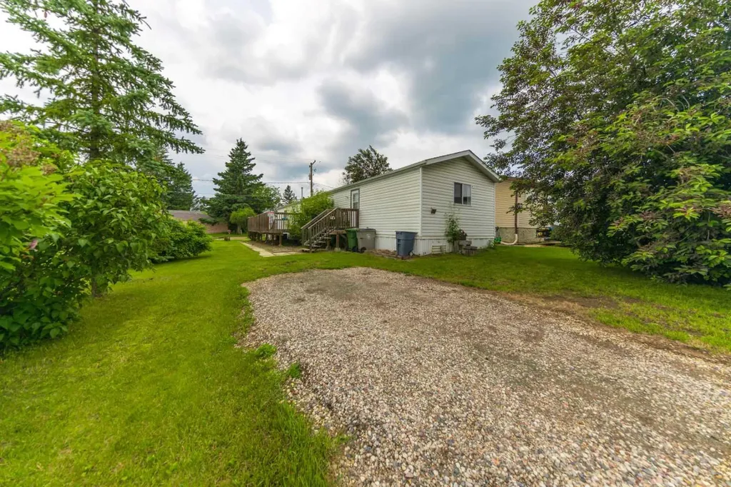 210 1 Street E Lashburn SK S0M1H0