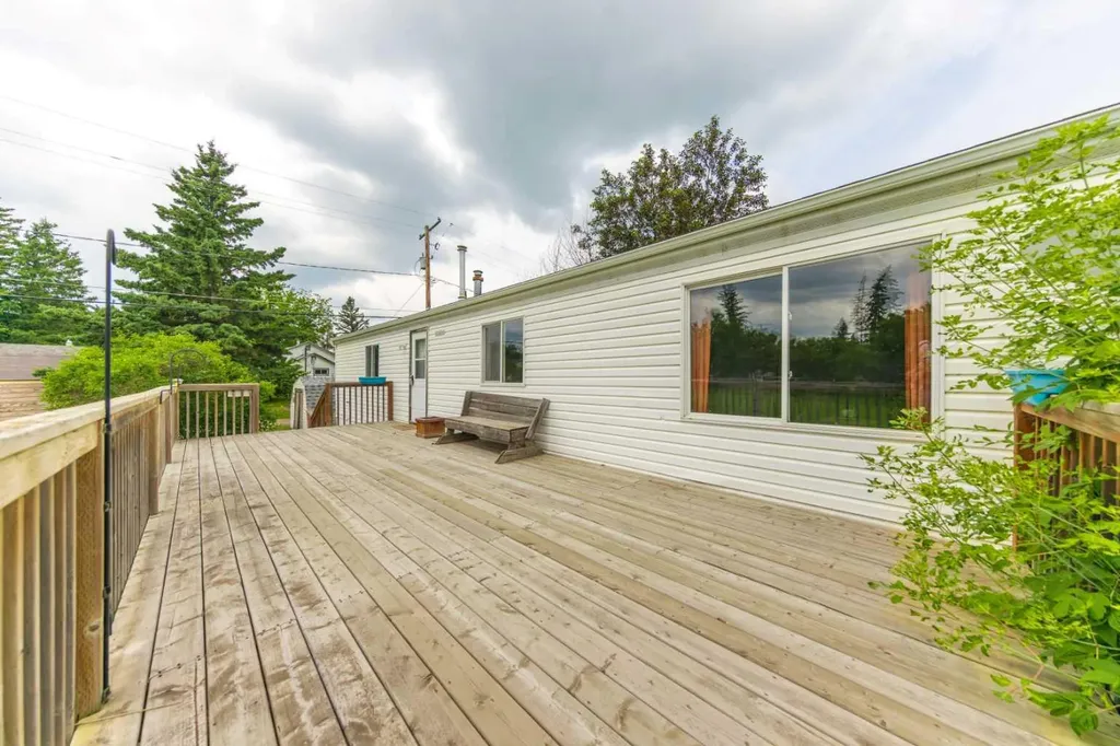 210 1 Street E Lashburn SK S0M1H0