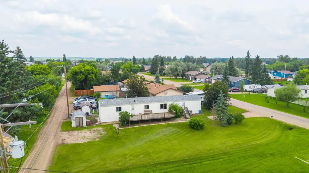210 1 Street E Lashburn SK S0M1H0