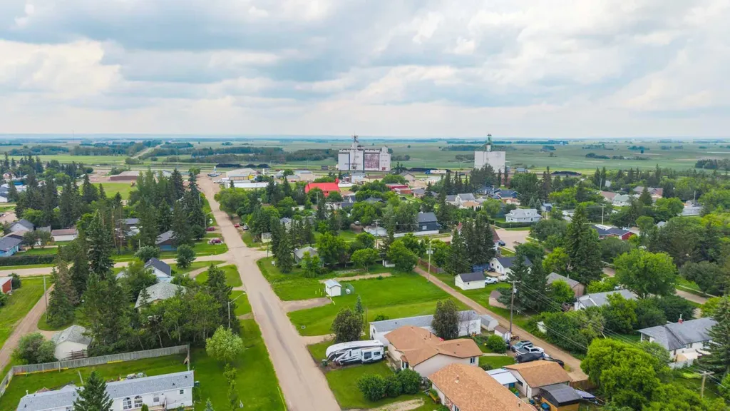 210 1 Street E Lashburn SK S0M1H0