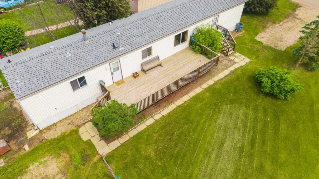 210 1 Street E Lashburn SK S0M1H0